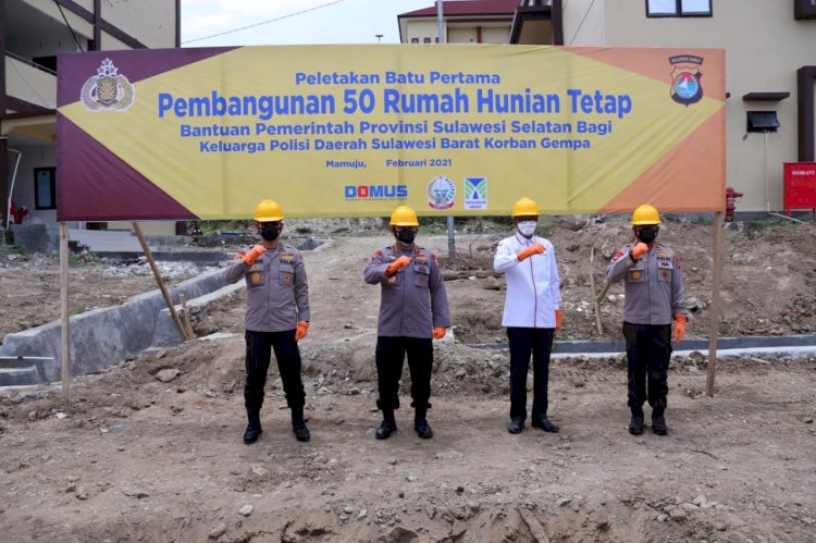 Gubernur Sulsel dan Kapolri Resmikan Pembangunan Rumah Polisi Korban Gempa di Sulbar