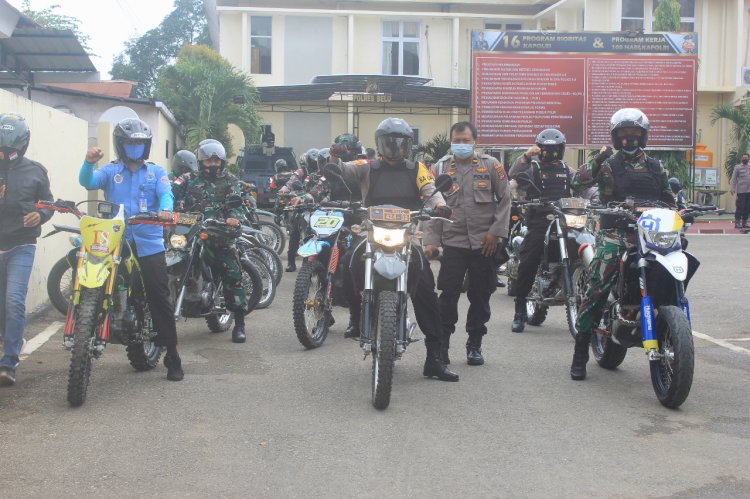 Sinergitas Jelang Purna Tugas Satgas Yonif RK 744/SYB, TNI Polri di Belu Gelar Patroli Bersama Hingga Bakti Sosial