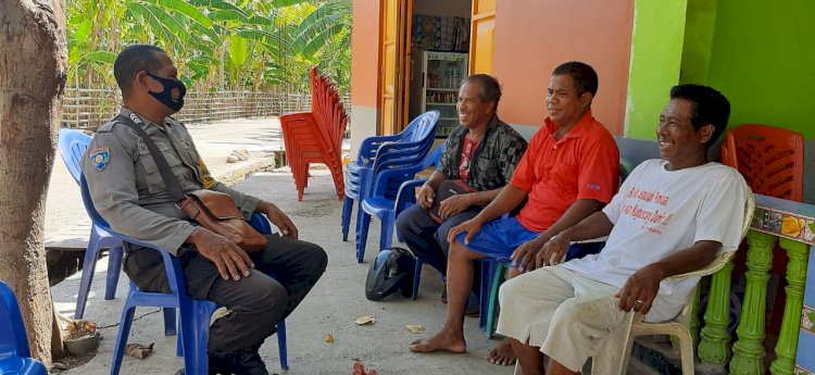 Agar Covid-19 Jauh, Bhabinkamtibmas Dualaus Imbau Warga Lakaikirai Patuhi Prokes Dimanapun Berada