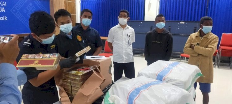 Sat Pol Airud Polres Belu Amankan Perahu Pengangkut 20 Koli Rokok ke Timor Leste