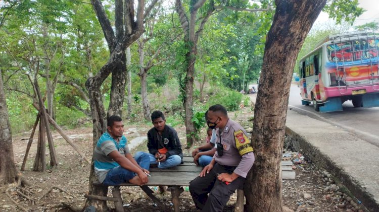 Antisipasi Ledakan Covid-19, Bhabinkamtibmas Fatukbot Imbau Masyarakat Taati Aturan Larangan Mudik