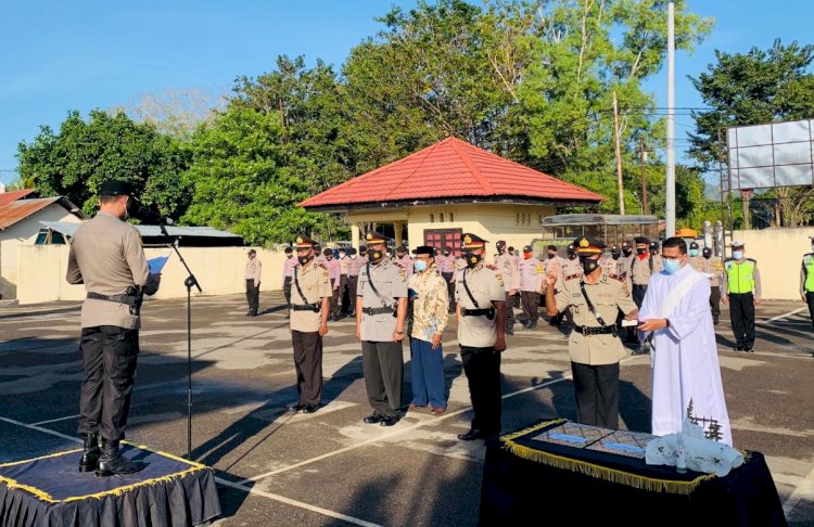 Kapolres Belu Mengambil Sumpah Jabatan Kapolsek Raihat dan Kapolsek Tasifeto Barat, Simak Isinya