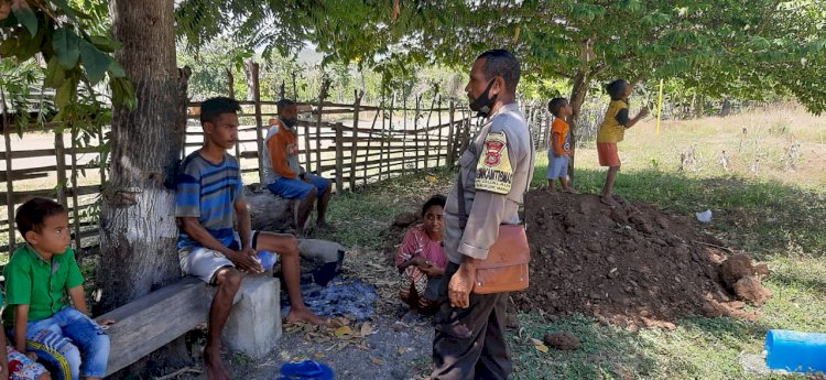 Bhabinkamtibmas Dualaus Imbau Warga Binaannya Patuhi Prokes Dimanapun Berada