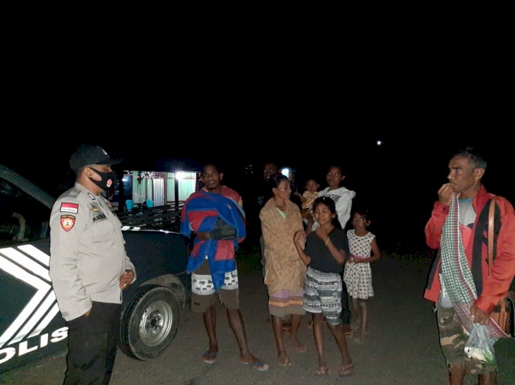 Samperin Warga Saat Patroli Malam, Polsek Tasifeto Barat Imbau Soal Kamtibmas dan Prokes Covid-19
