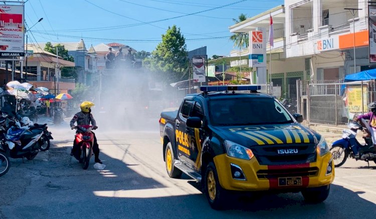 Gema Lawan Covid-19, Polres Belu Bersama Instansi Terkait Semprot Disinfektan di Pasar dan Fasilitas Umum