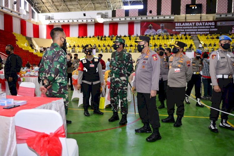 Tinjau Vaksinasi Merdeka Candi, Kapolri: Momentum HUT RI Jadi Upaya Percepat Vaksinasi