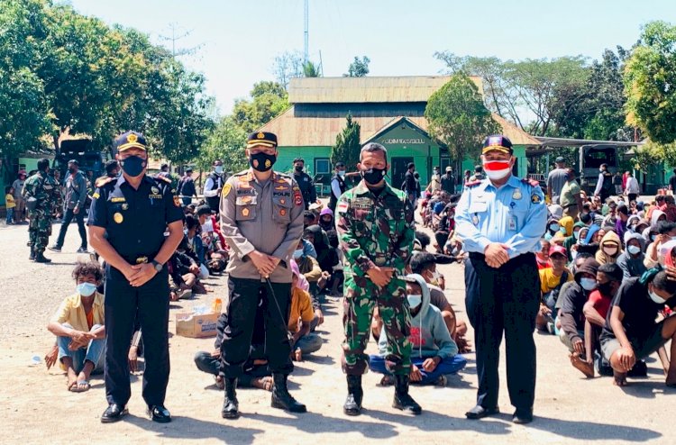Polres Belu Kawal Ketat Deportasi 352 WNA Ilegal Asal Timor Leste ke PLBN Motaain
