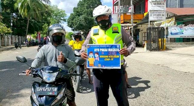 Video: Penling di Simpang Lima, Sat Lantas Polres Belu Imbau Masyarakat Tertib 5 M dan Tertib Berkendara