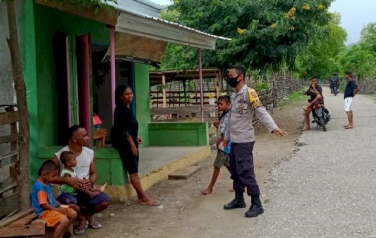 Musim Penghujan Tiba, Bhabinkamtibmas Silawan Imbau Warga Waspada Banjir dan Longsor