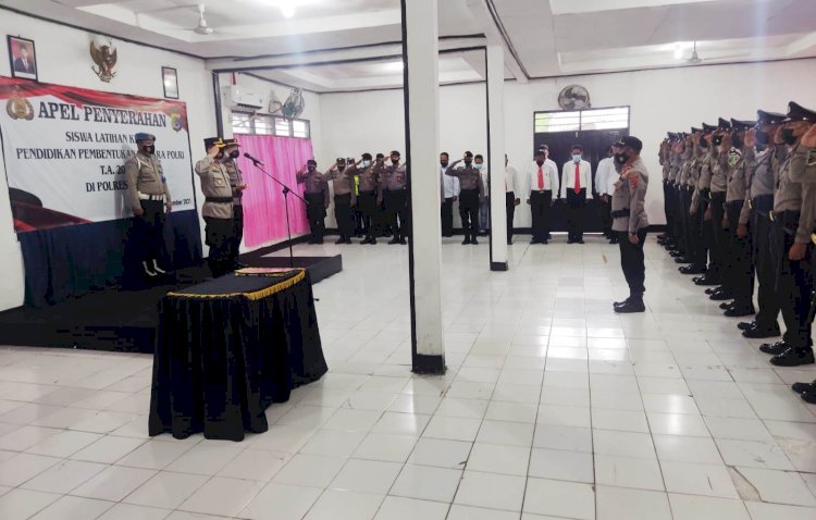 Latihan Kerja Selesai, Kapolres Belu Serahkan Siswa Diktukba T.A 2021 kepada Ka.SPN Polda NTT