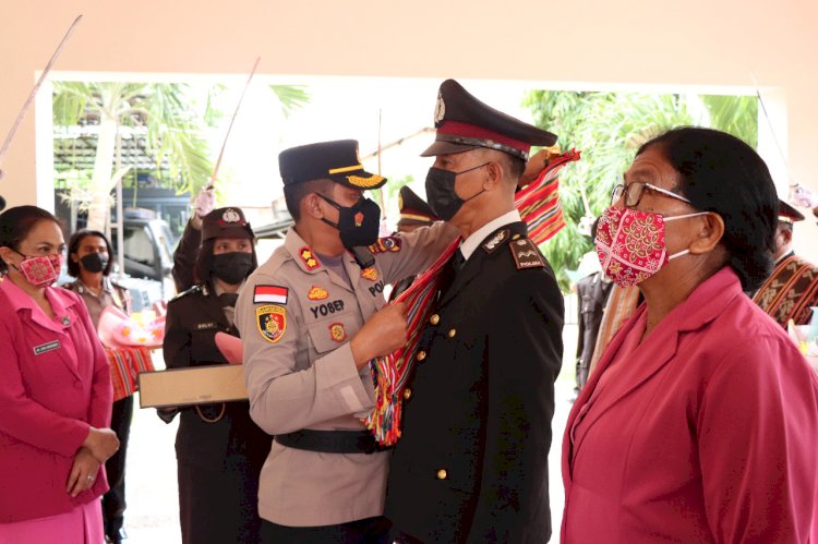 Dari Upacara Hingga Tradisi Pedang Pora, Kapolres Belu Bersama Anggota Lepas 26 Wisuda Purna Bhakti