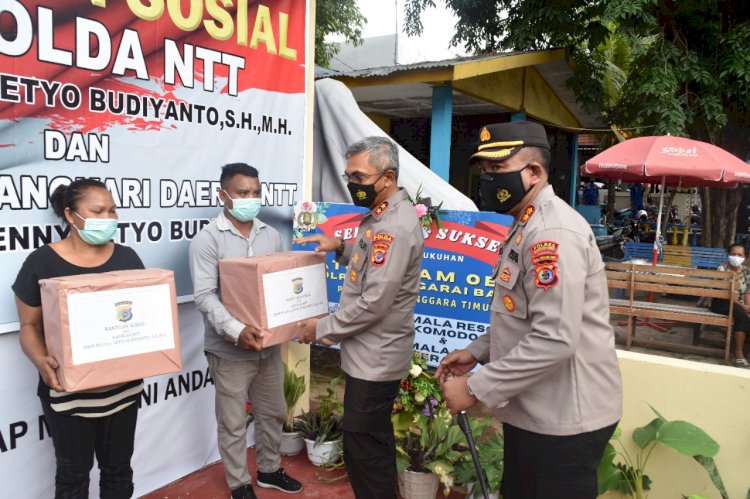 Kunjungi Labuan Bajo, Kapolda NTT Berikan Bantuan Sosial Kepada Warga Masayarakat Terdampak Covid-19