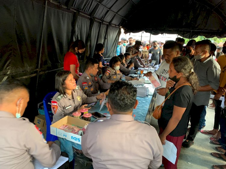 Terima Bantuan Tunai Tahap VI, 737 Warga Jalani Vaksinasi di Gerai Vaksin Presisi Polres Belu