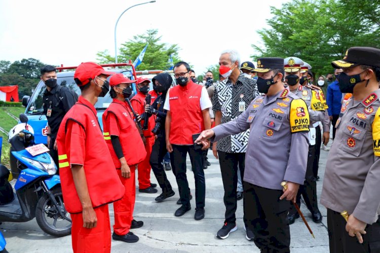 Tinjau Kalikangkung, Kapolri Imbau Pemudik Tak Paksakan Berkendara dalam Kondisi Lelah Demi Keselamatan