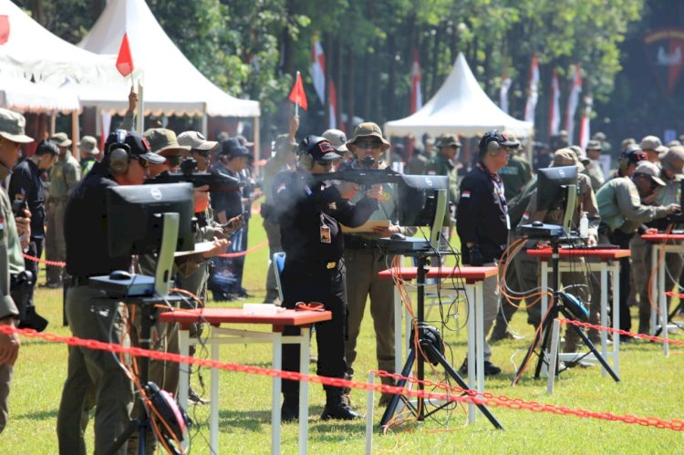 Pati Polri dan Wartawan Ramaikan Lomba Menembak Piala Kapolri