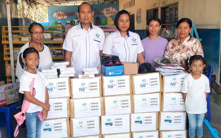 Peduli Sesama, Pasutri Personel Polres Belu Pendiri Yayasan Gracia Hati Mulia Berbagi Tali Asih Anak Yatim Piatu dan Lansia