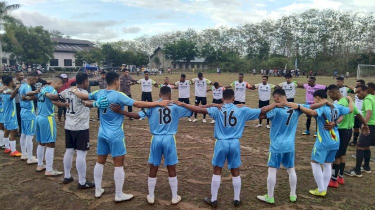 Jelang Babak Delapan Besar Turnamen Sepakbola A.A Bere Tallo, Polres Belu Gelar Doa Bersama untuk Korban Tragedi Kanjuruhan