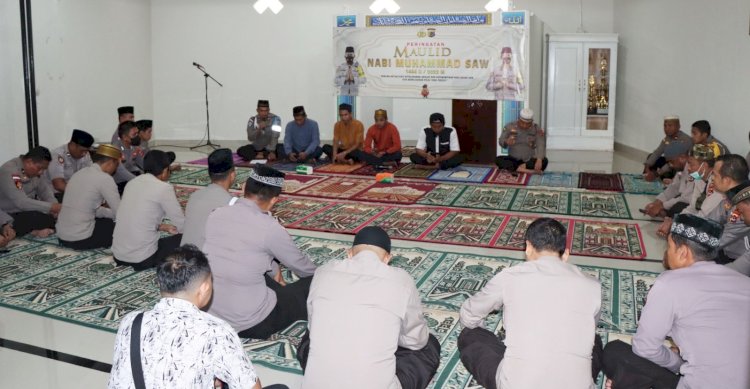 Peringatan Maulid Nabi Muhammad SAW 1444 H di Polres Belu, Ustad Banjar Ajak Anggota Polri Teladani Akhlak Rasulullah