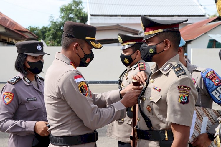 Kapolres Belu, AKBP Yosep Krisbiyanto Pimpin Upacara Sertijab Kasat Reskrim dan Kapolsek Lasiolat