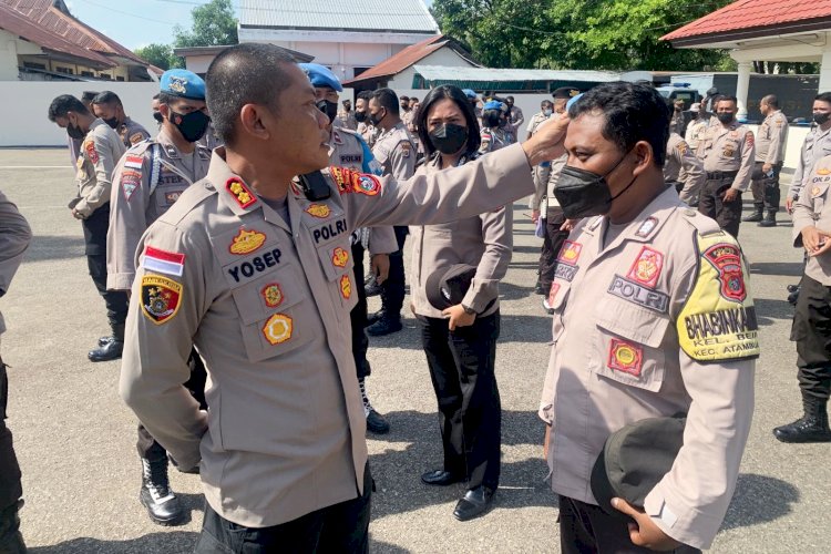 Cek Kedisiplinan Anggota, Kapolres Belu Secara Mendadak Periksa Sikap Tampang dan Surat-surat Anggota