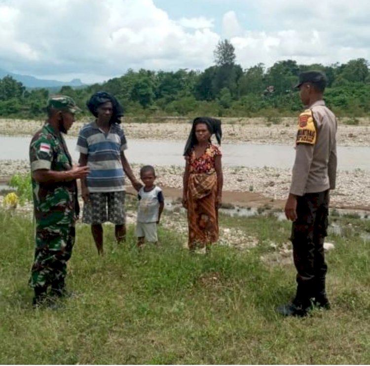 Curah Hujan Meningkat, BRIPKA Selus Bau Bersama Babinsa Imbau Warga Waspada Banjir dan Tanah Longsor