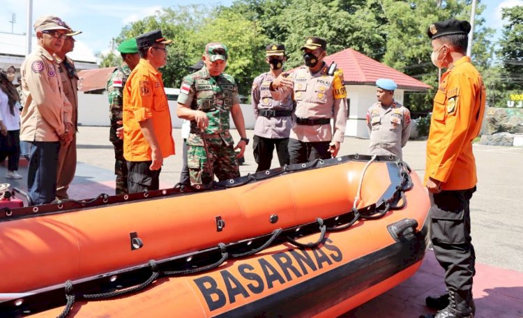 Siaga Bencana Alam, Kapolres Belu bersama Dandim Cek Kesiapan Peralatan Tanggap Darurat Bencana