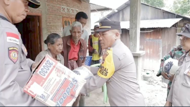 Empati Terhadap Sesama, Polres Belu Kirim Bantuan untuk Warga Korban Banjir di Desa Leowalu