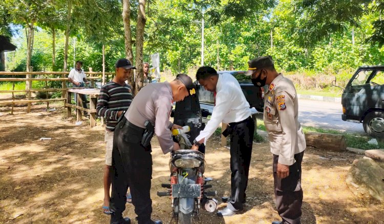 Pastikan Masyarakat Tidak Kantongi Barang Terlarang, Satgas Ops Pekat Polres Belu Gelar Razia Kendaraan di Batas Kota