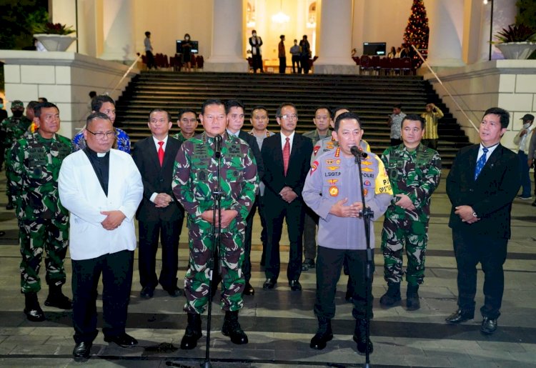 Tinjau Gereja di Malam Natal, Kapolri Pastikan TNI-Polri Beri Rasa Aman Sepanjang Nataru