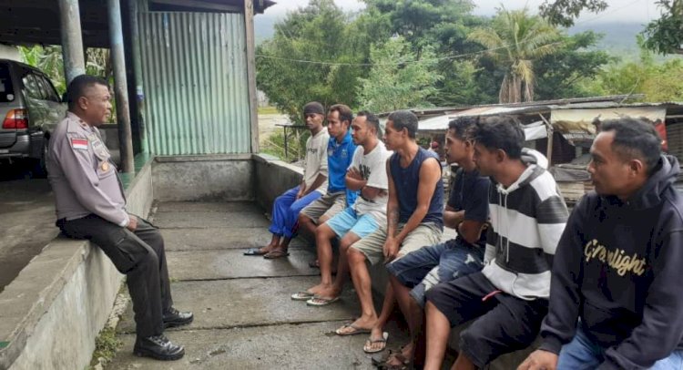 Jumat Curhat, Kapolsek Lamaknen Tampung Keluhan dan Minta Warga Pasar Tak Segan Laporkan Gangguan Kamtibmas
