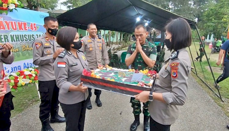 Sinergitas Tanpa Batas, Kapolres Belu Beri Kejutan di Hari Ulang Tahun Yonif RK 744/SYB ke 45