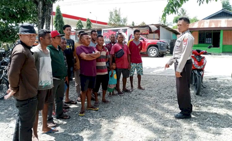 Ditengah Aktivitas Warga di Kawasan Umanen, Unit Kamsel Sat Lantas Polres Belu Turun Sosialisasikan Keselamatan Berlalu Lintas