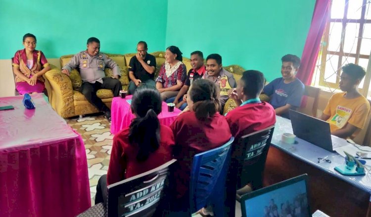 Dialog Saat Jumat Curhat, Kapolsek Lamaknen Minta Peran Aktif Warga Kewar Ciptakan Kamtibmas yang Kondusif