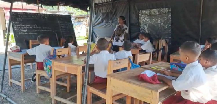 Siswa SDI Kewar Mulai Belajar di Tenda Bantuan, Guru: Terima Kasih Polres Belu