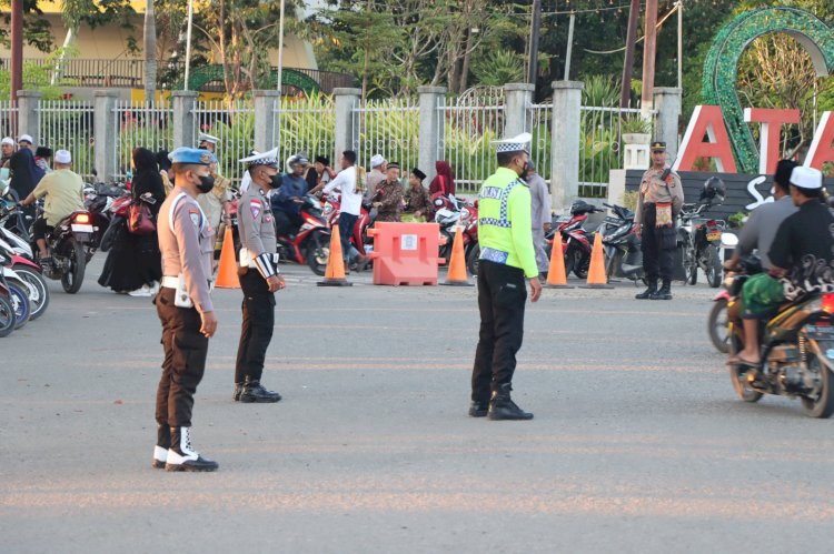 Setelah Pawai Obor, Polres Belu dan Jajaran Amankan Ibadah Sholat Idul Fitri 1444 H