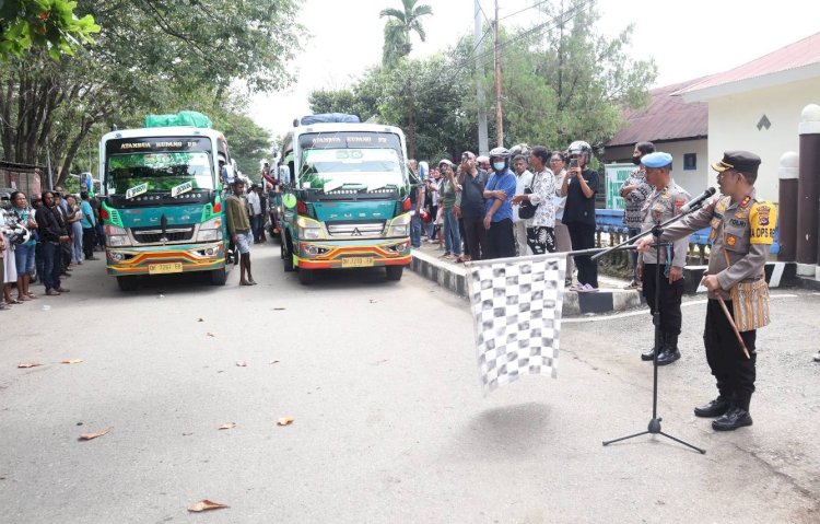 Diberangkatkan ke Polda NTT, Ratusan Casis Bintara Polri T.A 2023 dapat Wejangan dan Doa Restu dari Kapolres Belu, AKBP Richo N.D Simanjuntak