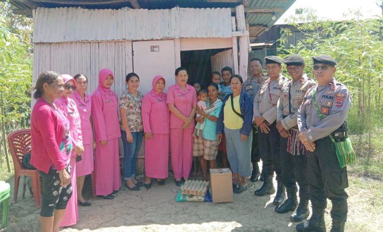 Berbagi untuk Tumbuh Kembang Anak, Sat Samapta Polres Belu dan Bhayangkari Salurkan Paket Sembako untuk Anak Asuh Stunting