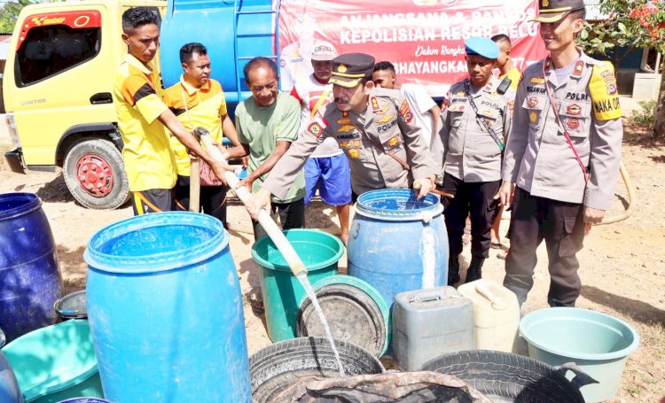 Respon Keluhan Masyarakat, Kapolres Belu Kembali Turun Tangan Bagi Air Bersih di Daerah Terdampak Kekeringan