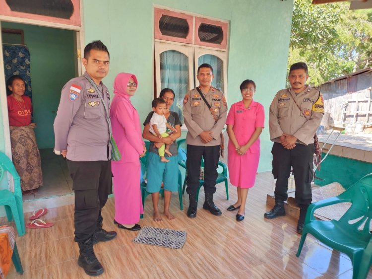 Kunjungan di Bulan ke IV, Polsek Lamaknen Bersama Bhayangkari Kembali Beri Bantuan ke Anak Asuh Penderita Stunting di Desa Persiapan Weluli