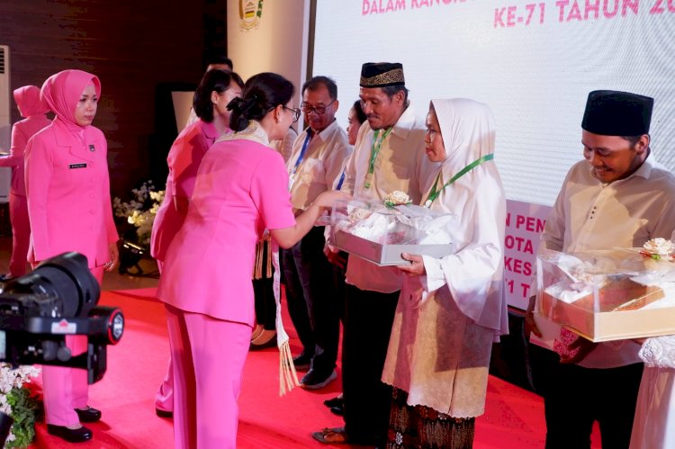 Peringati HKGB Ke-71 Bhayangkari Peduli Gelar Nikah Massal di Kalimantan Barat