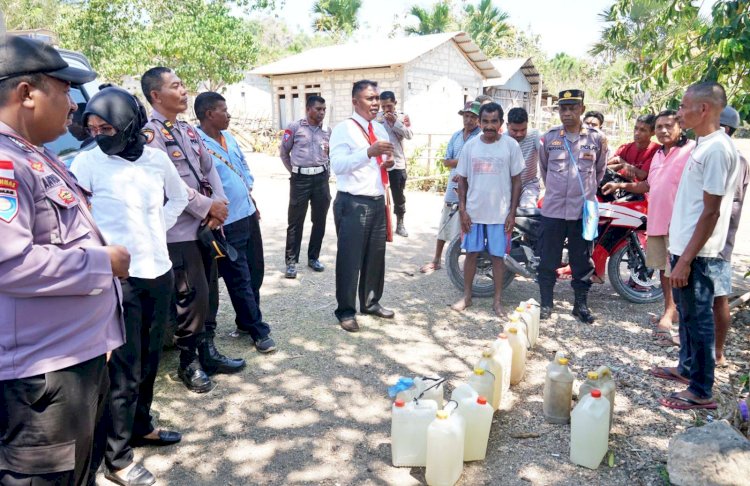 Razia Ops Pekat Turangga 2023 di Dua Titik, Aparat Polres Belu Amankan Senjata Tajam dan Puluhan Liter Miras jenis Sopi