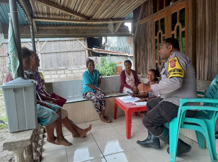 Wujudkan Kampanye yang Aman dan Damai, Bhabinkamtibmas Duarato Polres Belu Tak Bosan Sambangi Warga Beri Pesan Kamtibmas