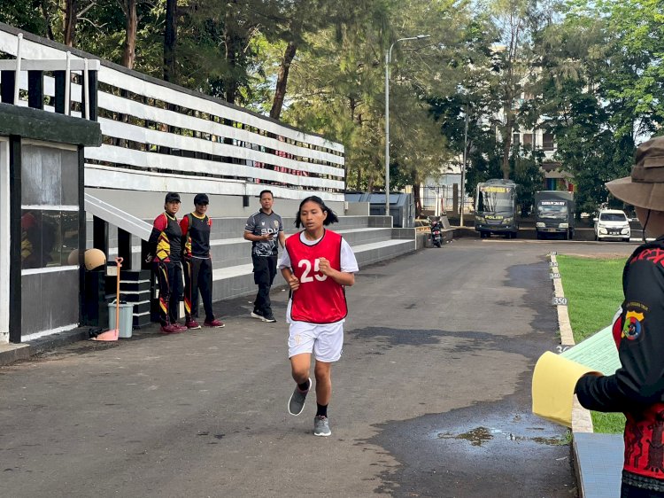 Reneldis Ma'a, Adik Almarhum Boy Jawa, Diterima Menjadi Anggota Polri