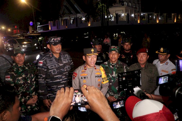 Patroli Skala Besar, Wakapolda NTT dan Forkopimda Pastikan Keamanan Malam Natal di Kota Kupang.-