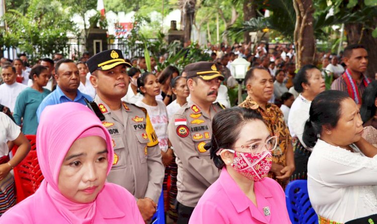 Kapolres Belu bersama Ketua Bhayangkari Hadiri Pemakaman Uskup Tertua di Indonesia Mgr Anton Pain Ratu, SVD