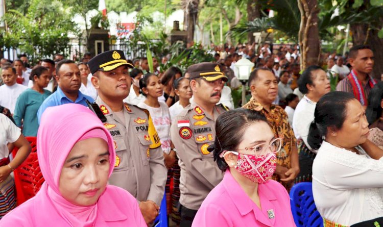 Kapolres Belu bersama Ketua Bhayangkari Hadiri Pemakaman Uskup Tertua di Indonesia  Mgr Anton Pain Ratu, SVD