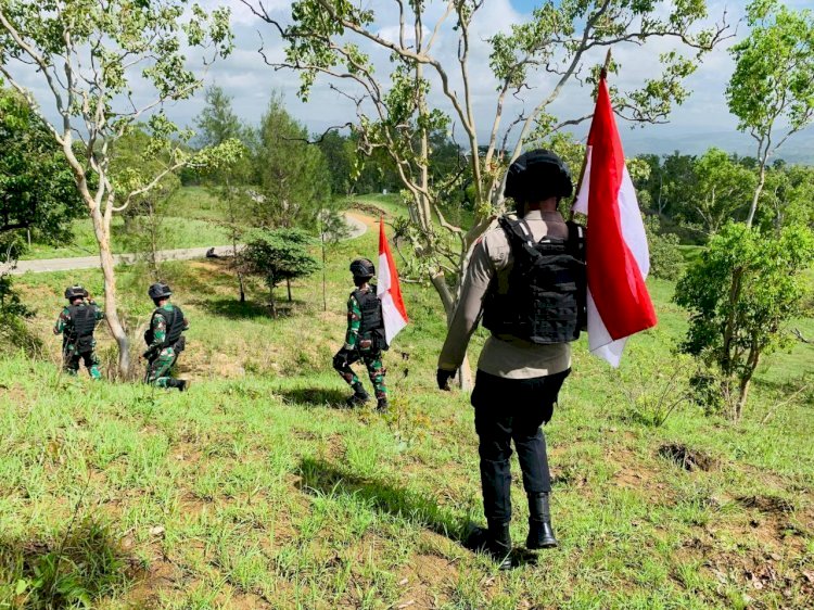 Polsek Tasifeto Timur Bersama Satgas Pamtas Yonif 742/SWY Bersinergi Tingkatkan Patroli Perbatasan