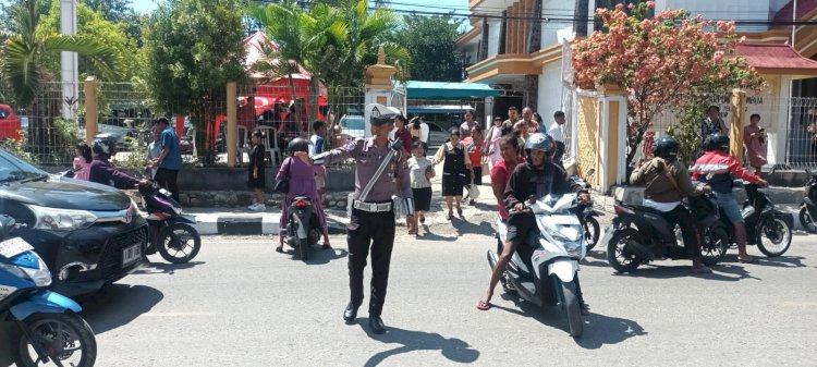 Rutin Setiap Minggu, Polres Belu Turun ke Gereja ini Beri Keamanan dan Kenyamanan Umat saat Beribadah