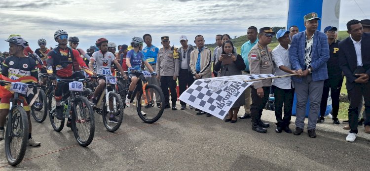 Dari Wisata Fulan Fehan Hingga Wilayah Kabupaten Malaka, Polres Belu Kawal dan Amankan Event Timor Island Adventure 2024