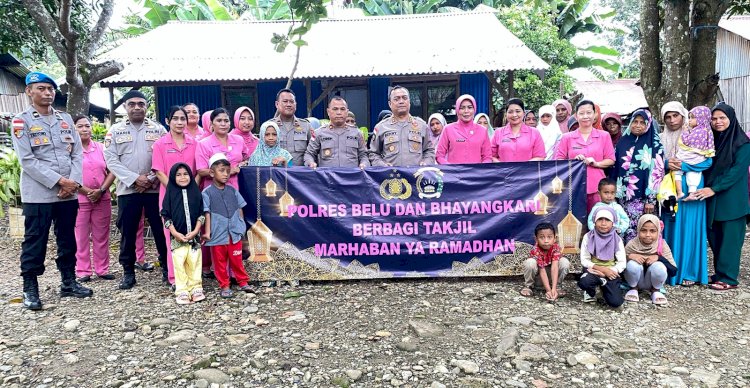 Rajut Kebersamaan di Bulan Ramadhan 1446 H, Polres Belu dan Bhayangkari Turun Bagi Takjil untuk Kaum Duafa dan Mualaf di Tasifeto Timur